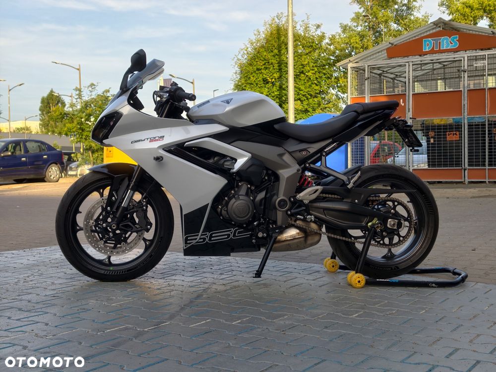 Triumph Daytona - 5