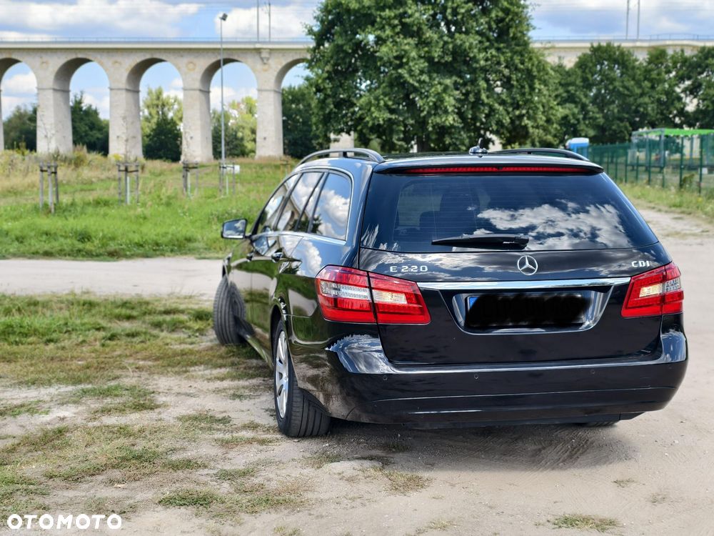 Mercedes-Benz E-Class 2012 photo 3