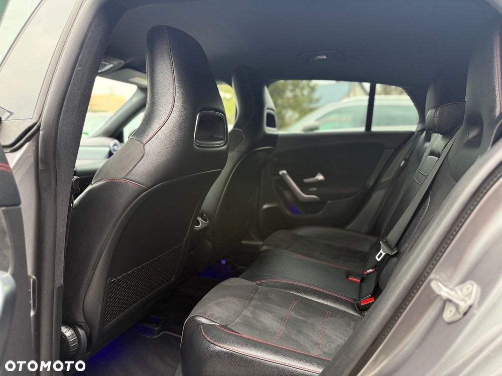 Mercedes-Benz CLA 200 7G-DCT AMG Line - 15