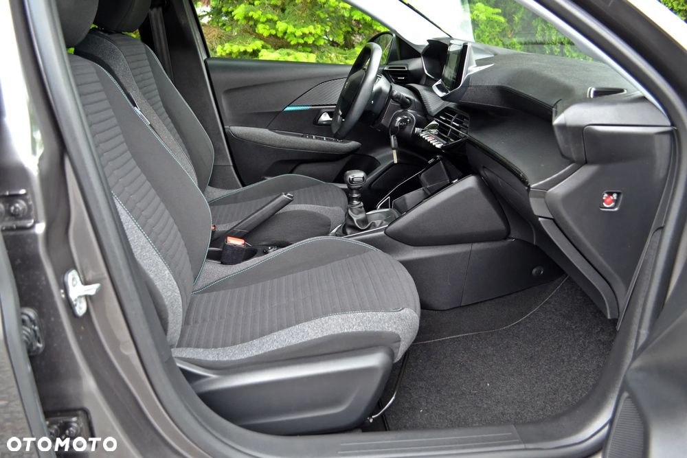 Peugeot 208 - 24
