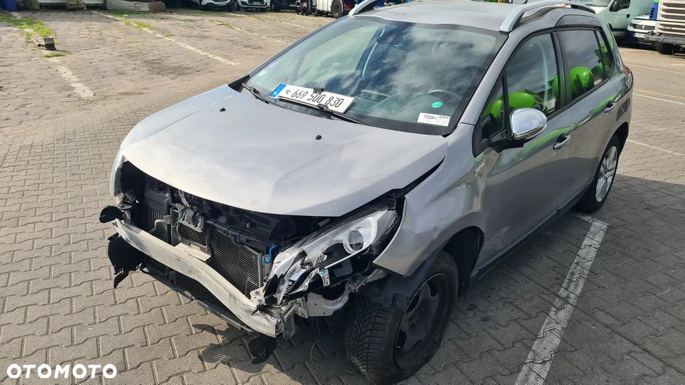 Peugeot 2008 1.2 Pure Tech GPF Style S&S - 2