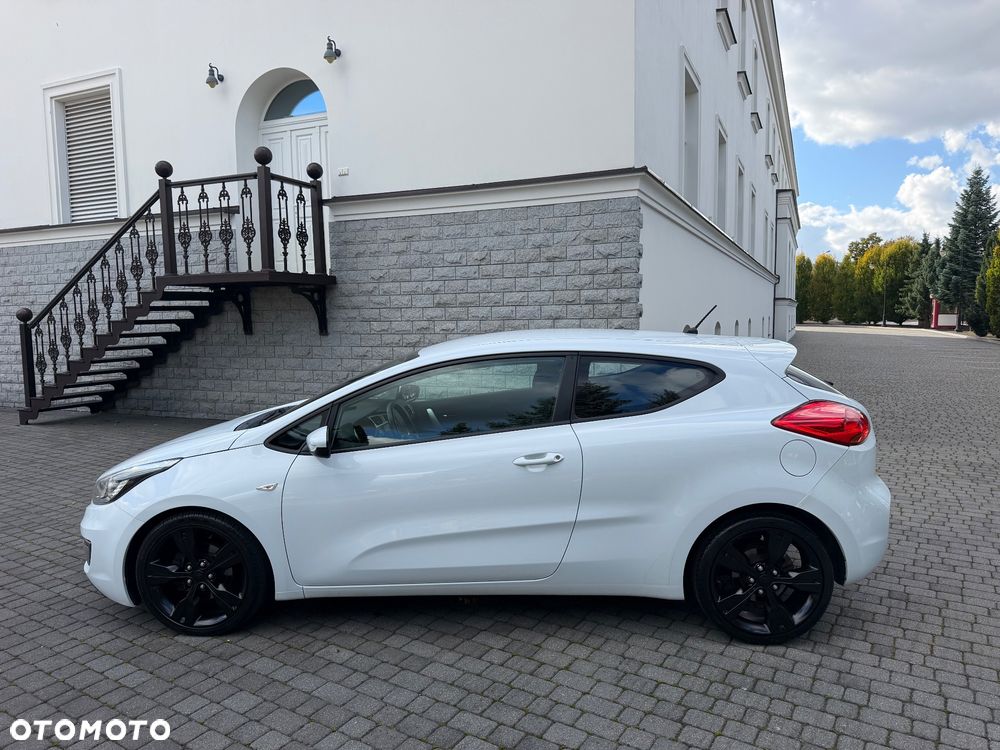 Kia Ceed - 12