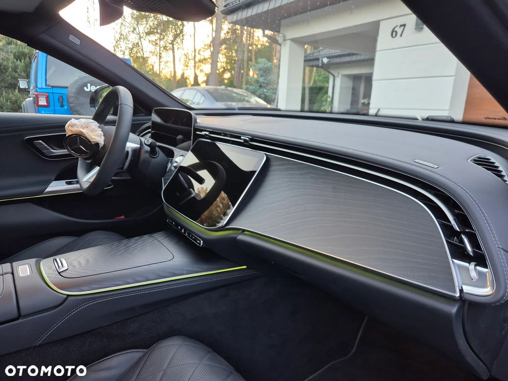 Mercedes-Benz Klasa E 450 mHEV 4-Matic AMG 9G-Tronic - 32