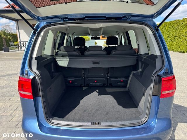 Volkswagen Touran - 26