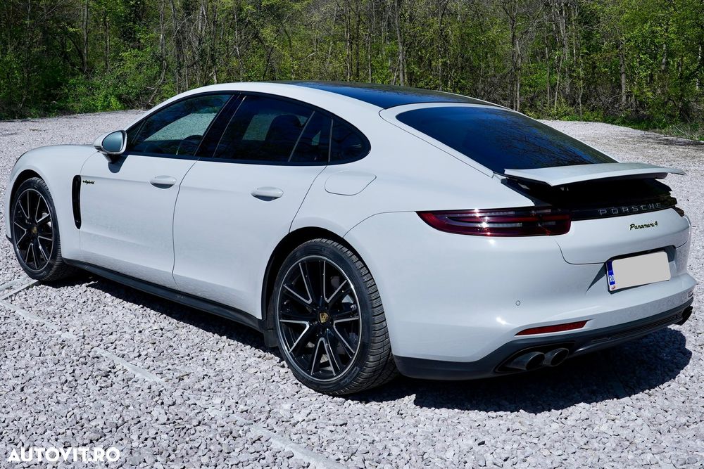 Porsche Panamera 4 E-Hybrid - 5