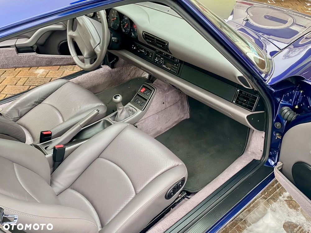 Porsche 911 Carrera - 20