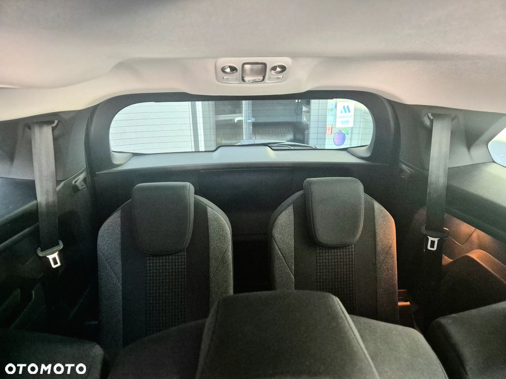 Peugeot 5008 1.5 BlueHDi Active S&S EAT8 - 22