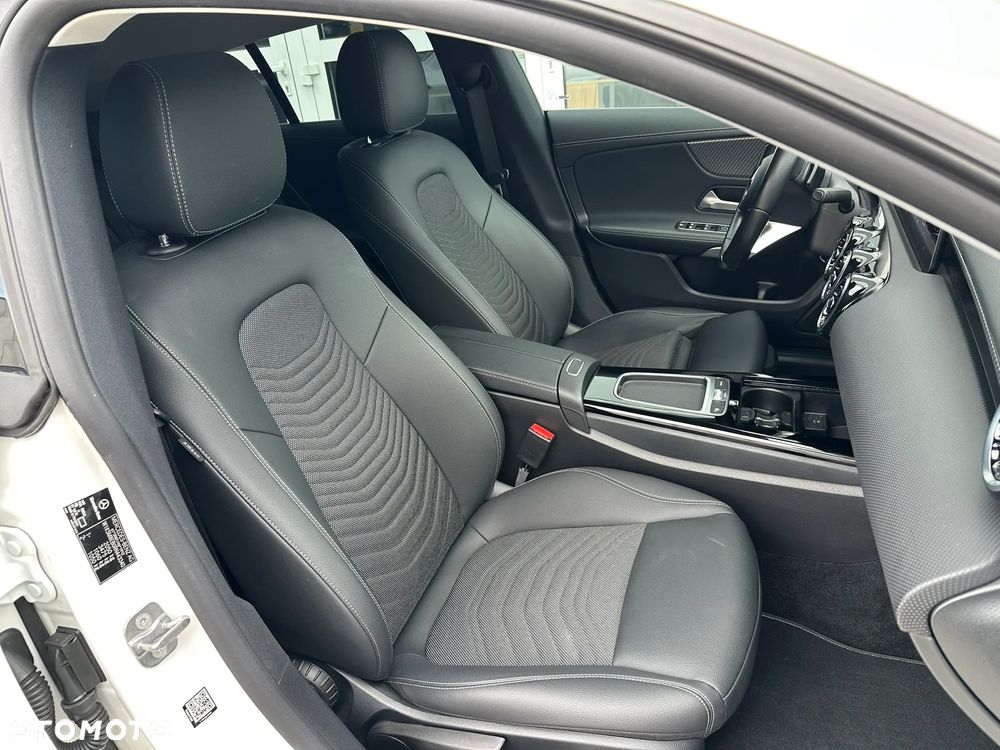 Mercedes-Benz CLA 180 mHEV Progressive 7G-DCT - 27