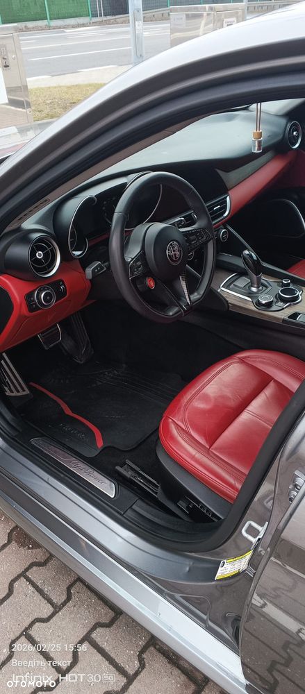 Alfa Romeo Giulia 2.0 Turbo 16V AT8 Veloce Ti - 18