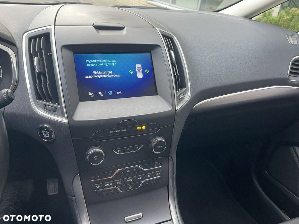 Ford S-Max - 32