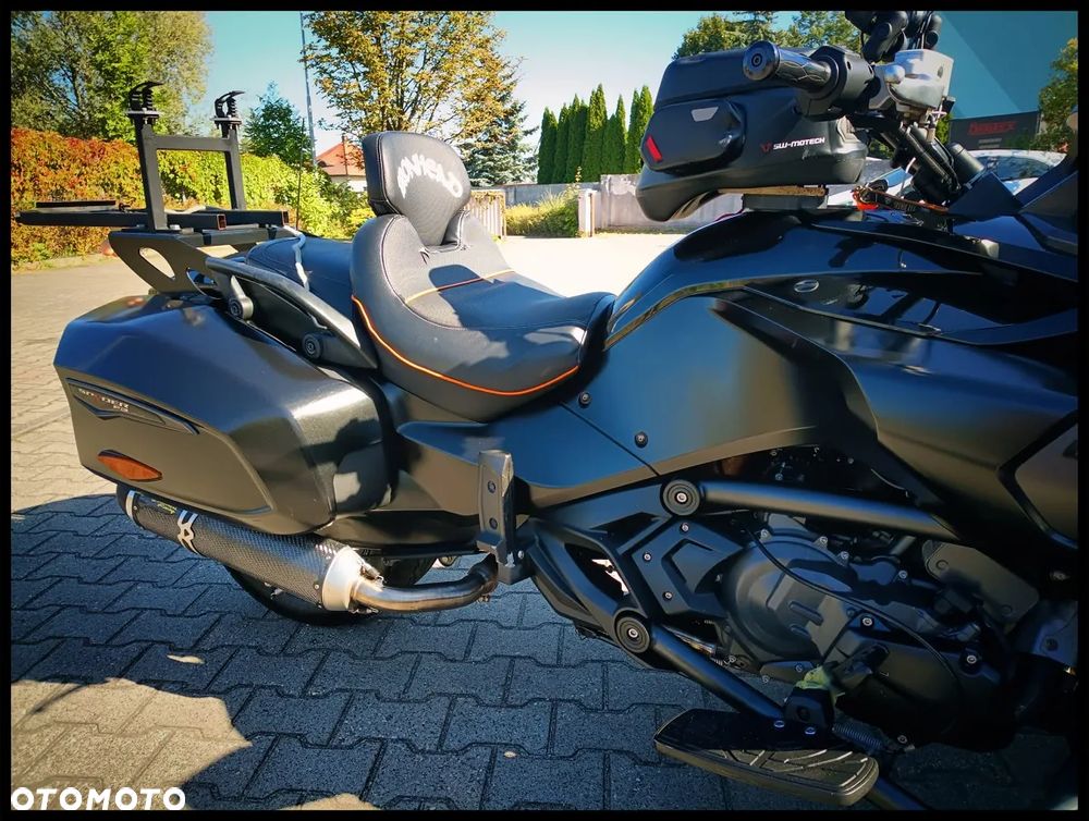 Can-Am Spyder - 8