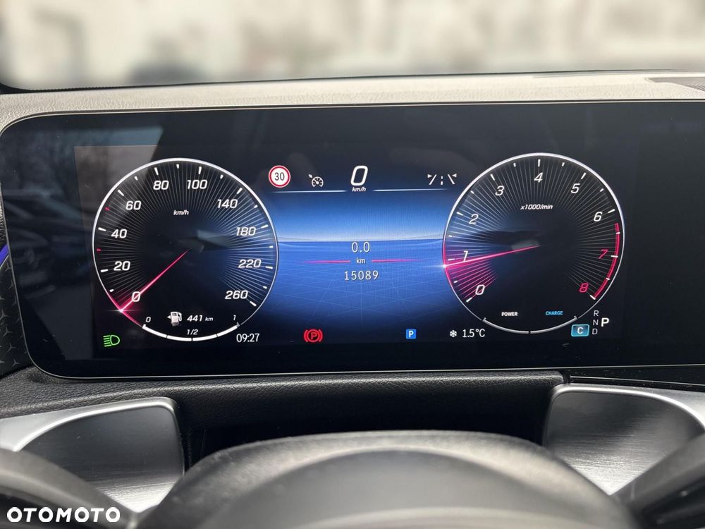 Mercedes-Benz GLB - 11