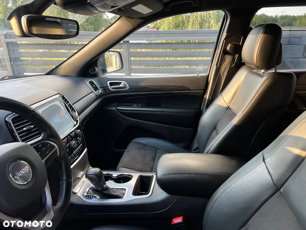 Jeep Grand Cherokee - 15