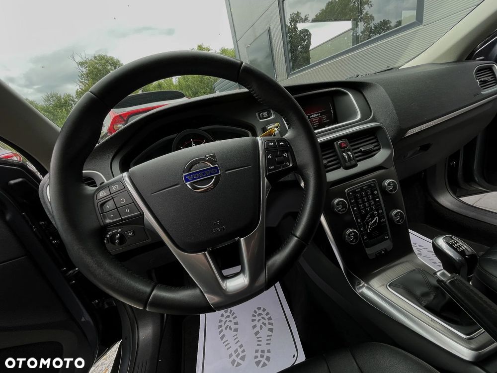 Volvo V40 Cross Country D3 Momentum - 28