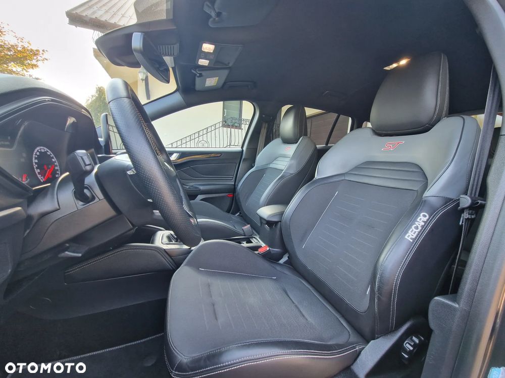 Ford Focus 2.0 EcoBlue ST - 33