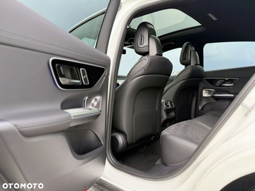 Mercedes-Benz GLC - 25