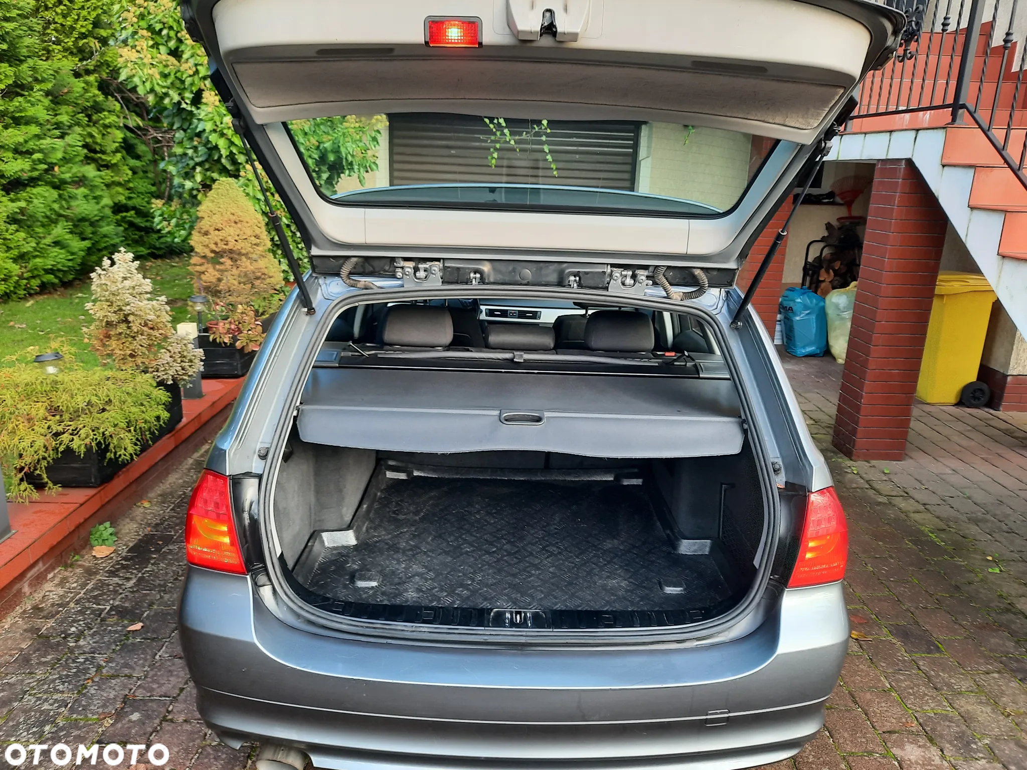 BMW Seria 3 318d DPF Touring - 11