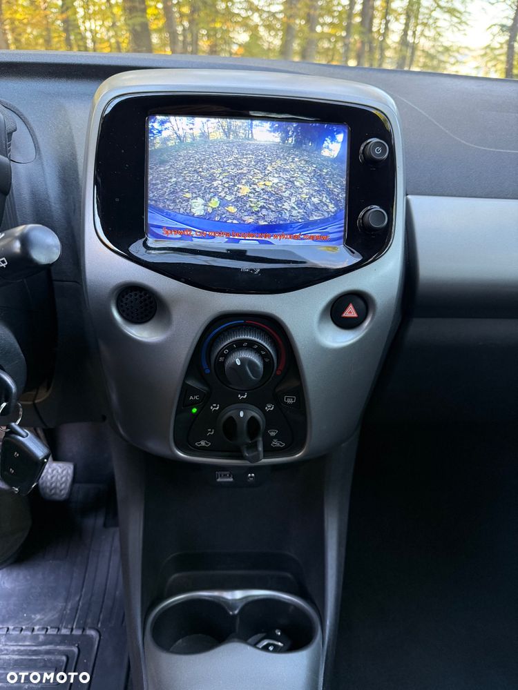 Toyota Aygo x-play touch - 13