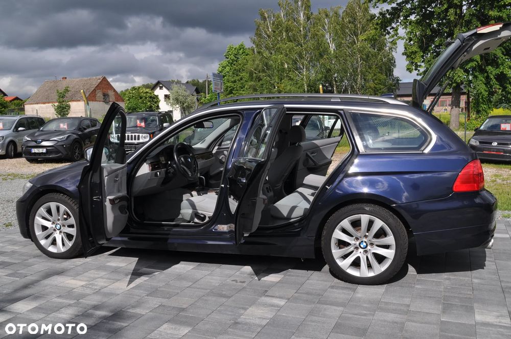 BMW Seria 3 330d xDrive DPF Edition Sport - 19