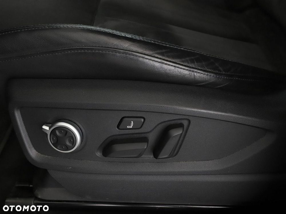 Audi Q5 50 TFSI e Quattro S tronic - 41