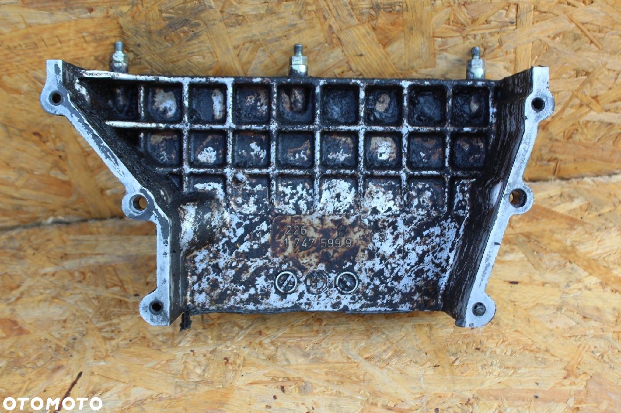 OBUDOWA ROZRZĄDU dekiel BMW e31 e32 e34 e38 m60 3.0 4.0 v8 1747599 - 1