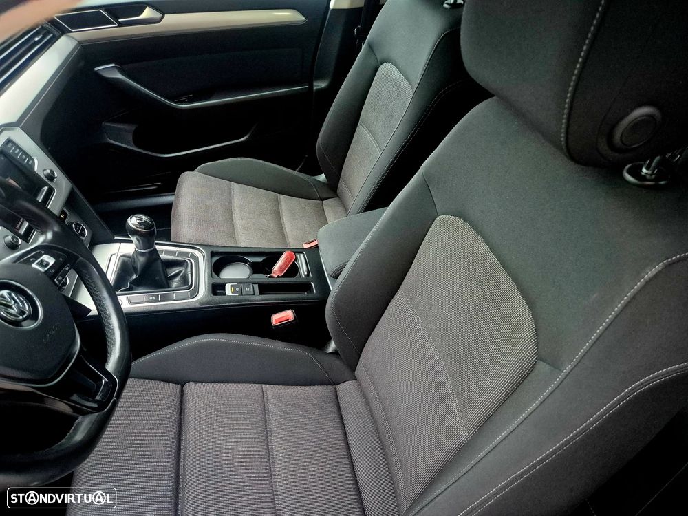 VW Passat Variant 1.6 TDI BlueMotion - 4
