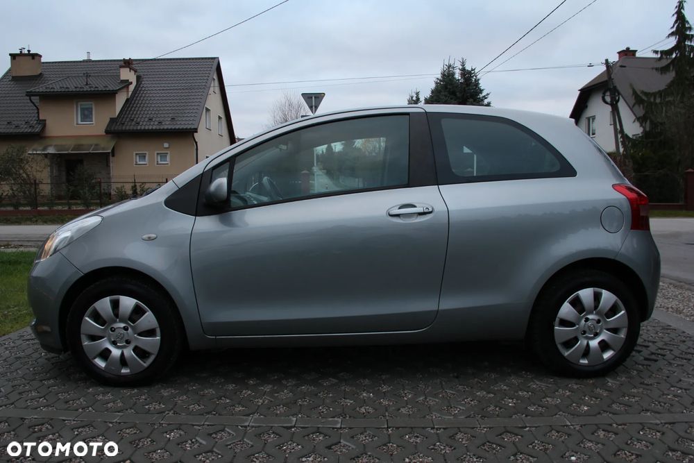 Toyota Yaris - 12