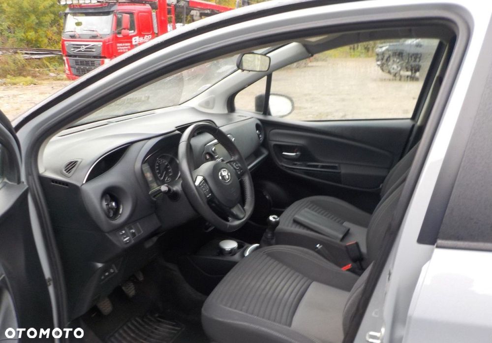 Toyota Yaris - 25