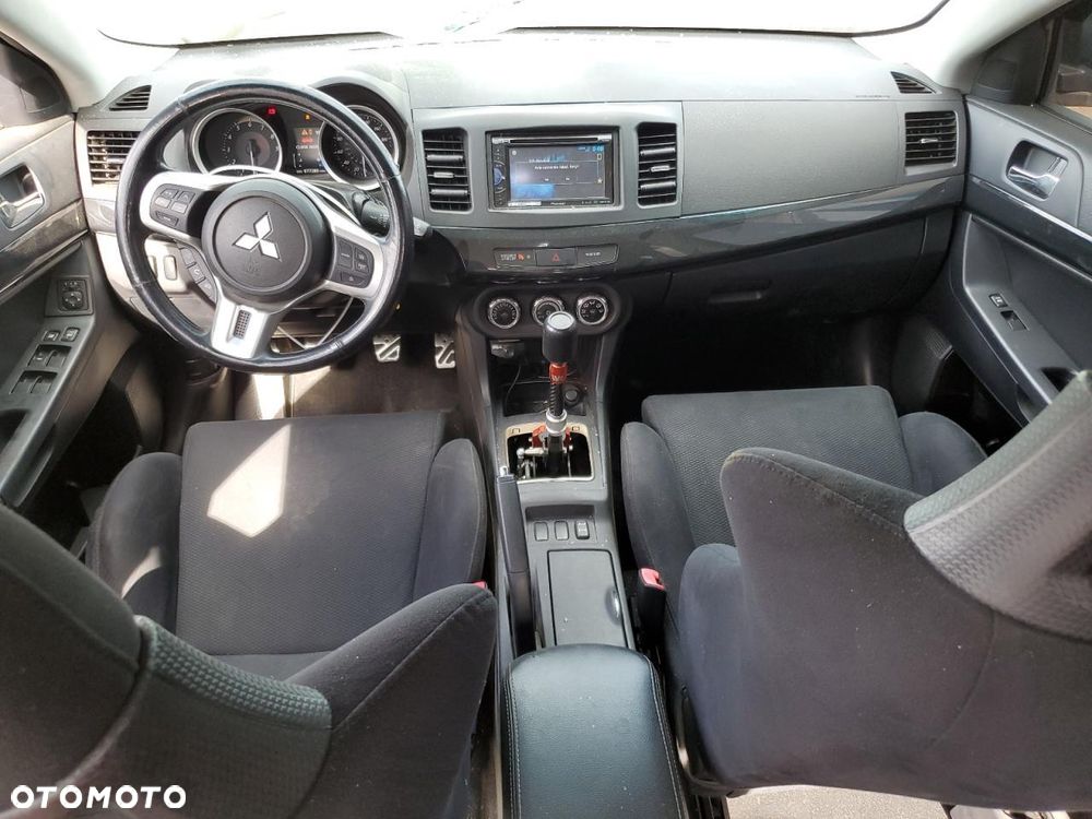 Mitsubishi Lancer Evolution GSR - 8