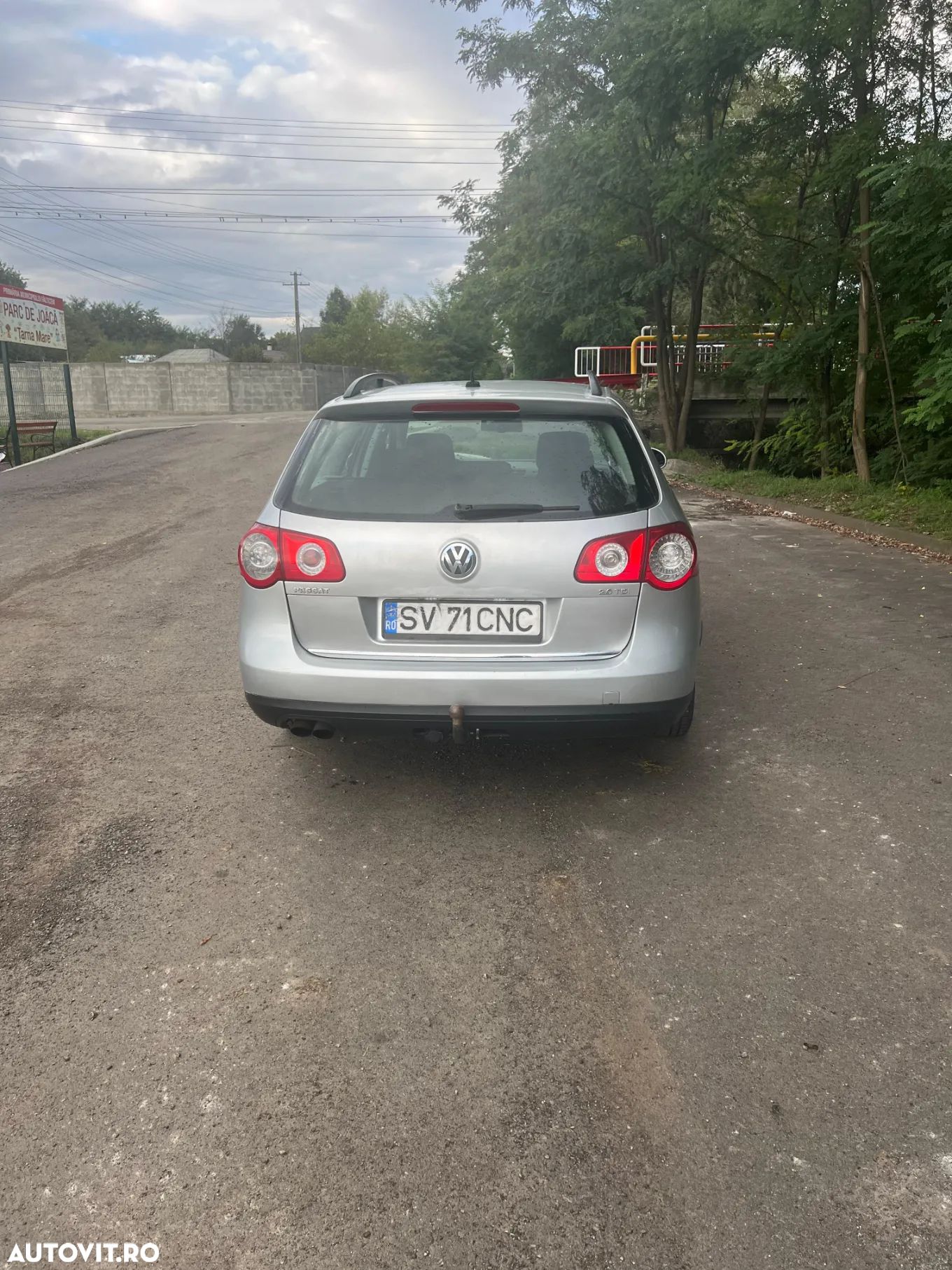 Volkswagen Passat - 1