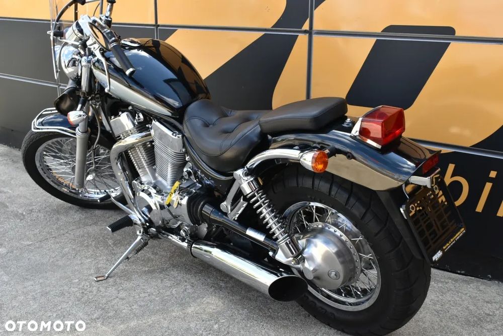 Suzuki Intruder - 15