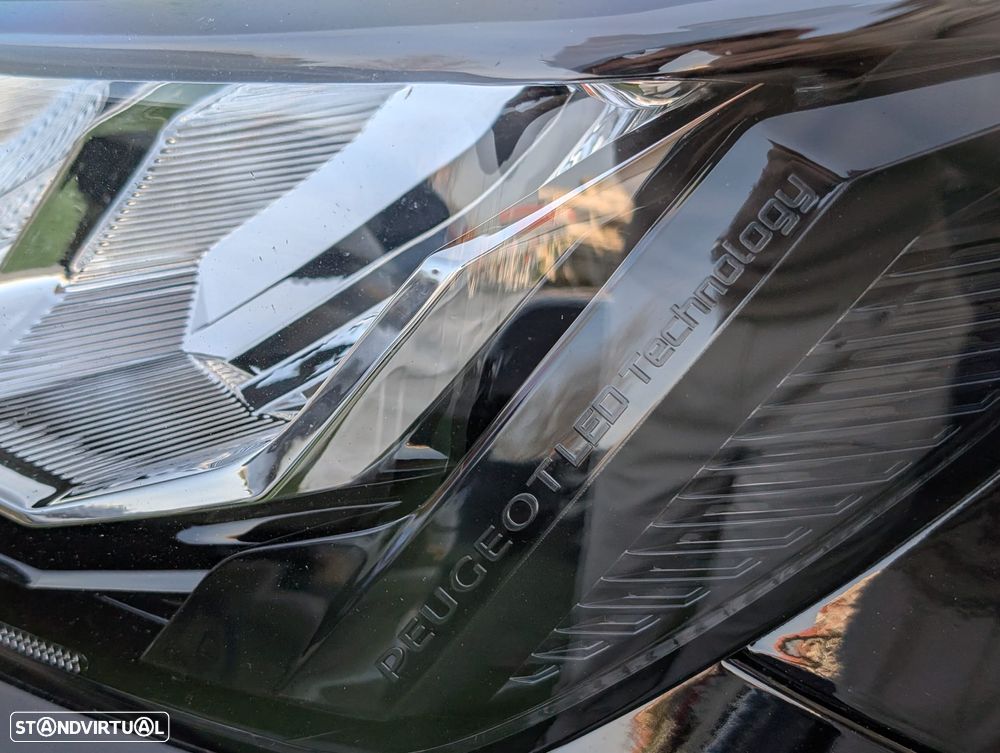 Peugeot e-2008 Allure Pack - 11