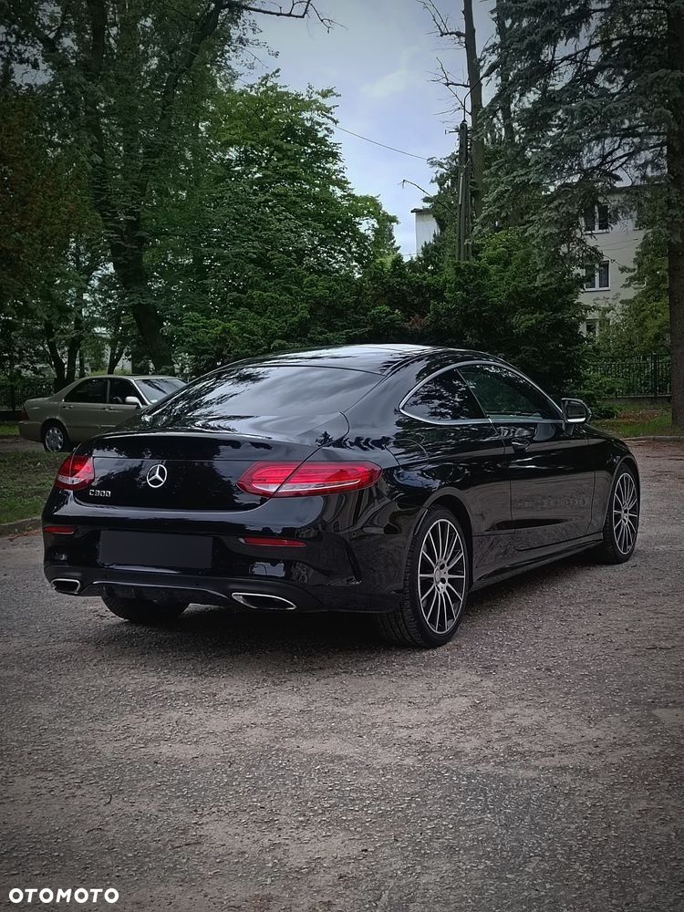 Mercedes-Benz Klasa C 300 9G-TRONIC - 4
