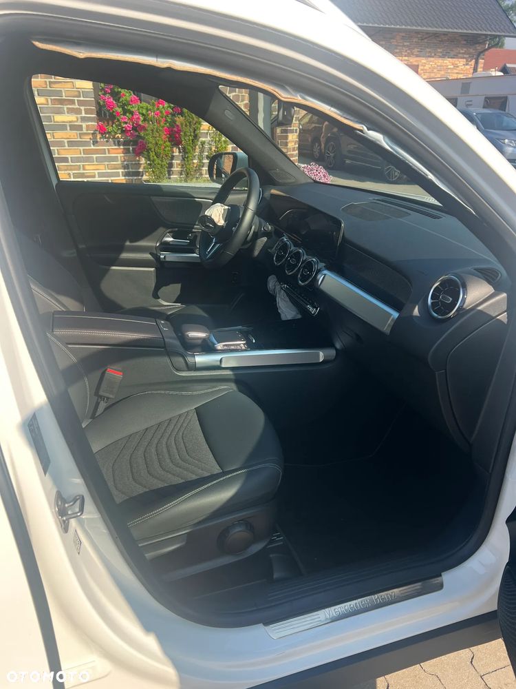 Mercedes-Benz GLB - 14