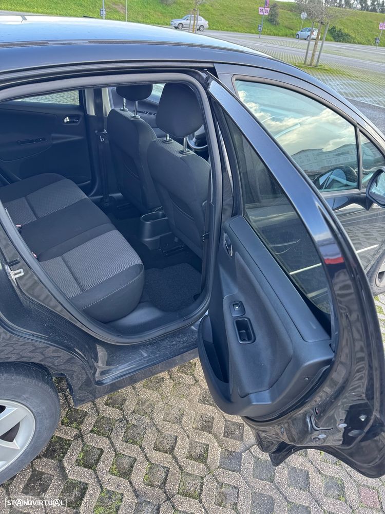 Peugeot 207 1.4 16V Active - 9