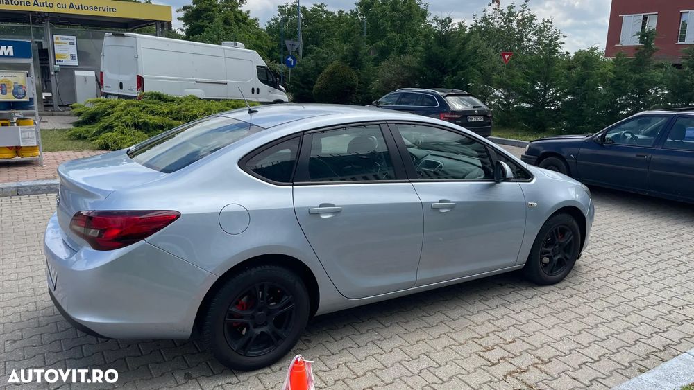 Opel Astra - 4