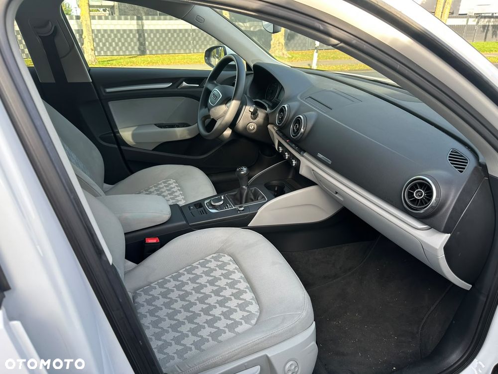 Audi A3 Sportback - 7