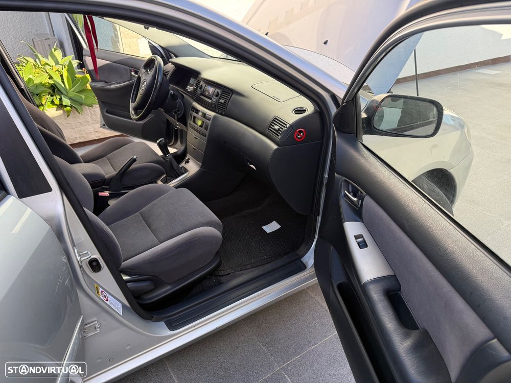 Toyota Corolla SW 2.0 D-4D Terra - 13