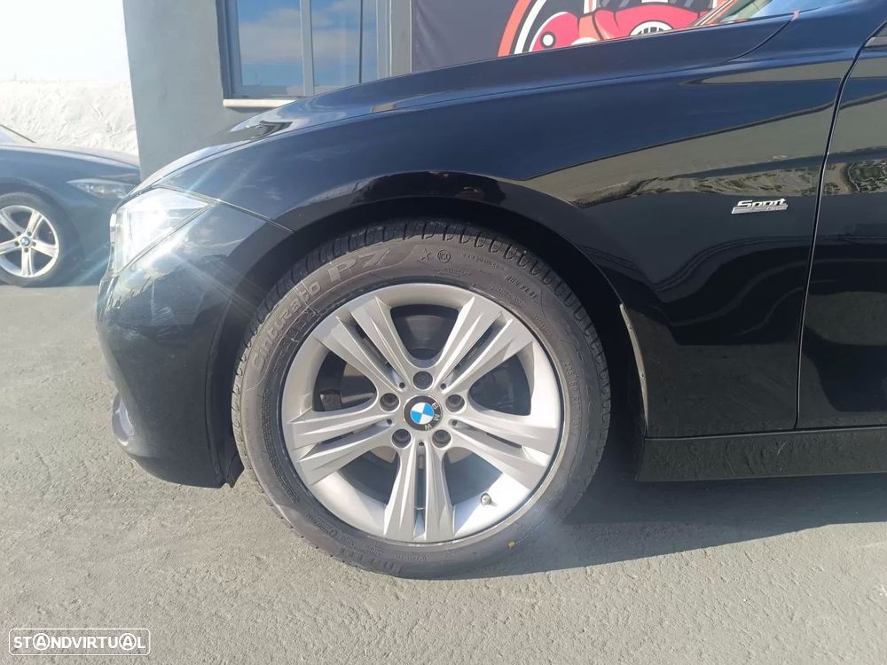 BMW 320 d Aut. Sport Line - 4