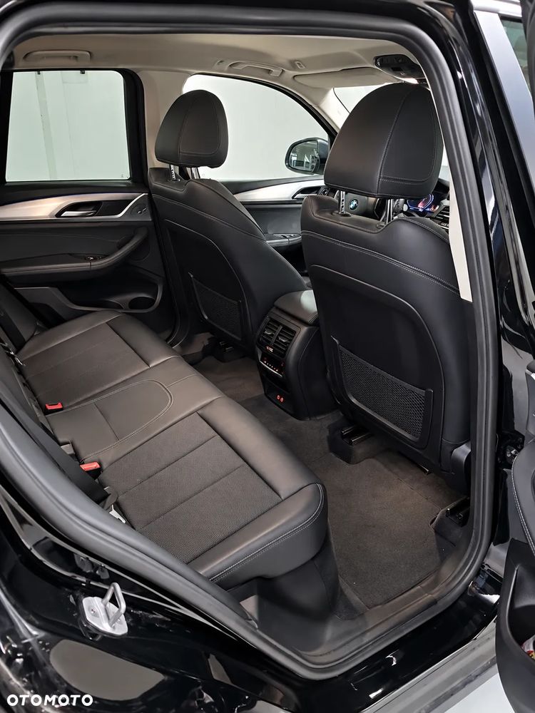 BMW X3 xDrive20d MHEV Advantage - 12