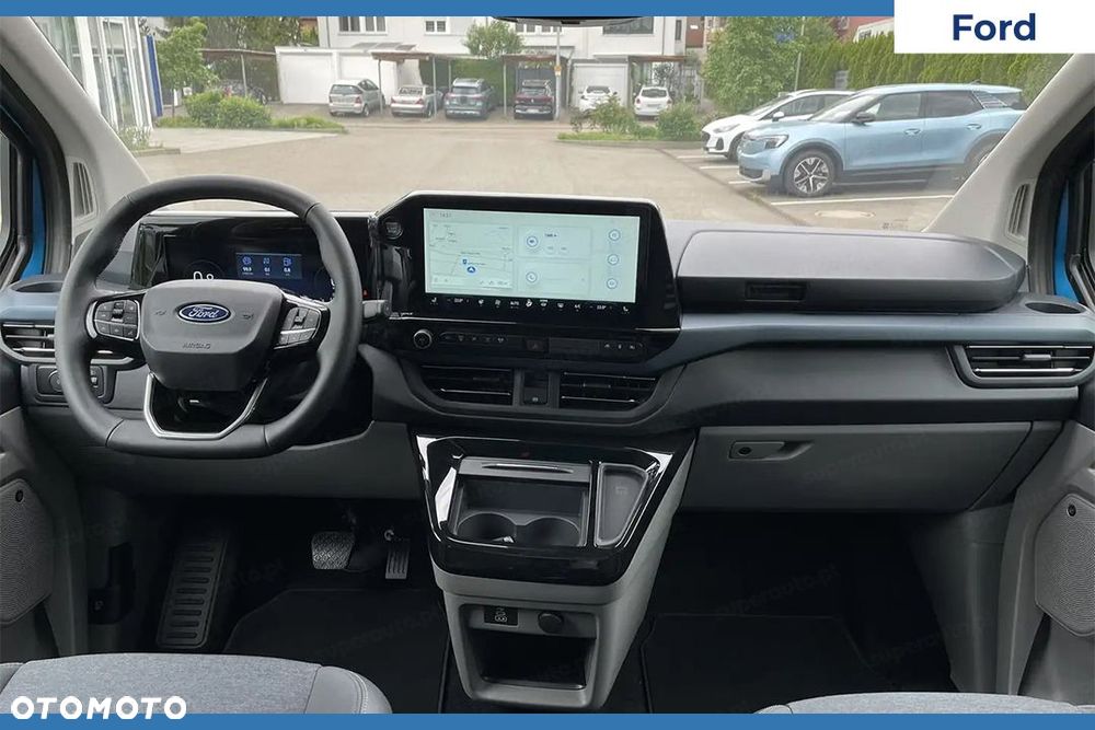 Ford Tourneo Custom - 8
