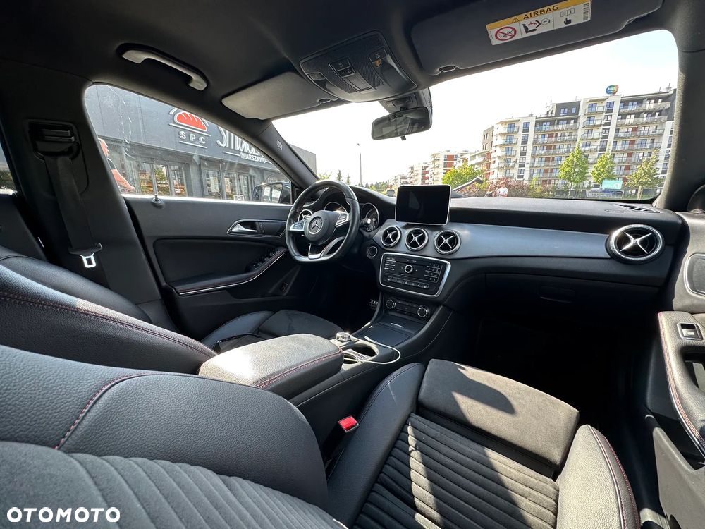 Mercedes-Benz CLA 200 7G-DCT AMG Line - 15
