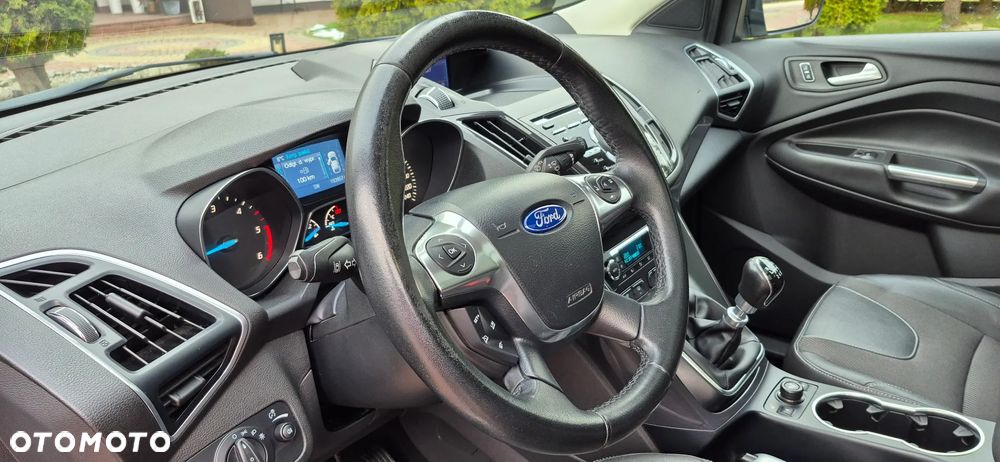 Ford Kuga 2.0 TDCi 2x4 Titanium - 10