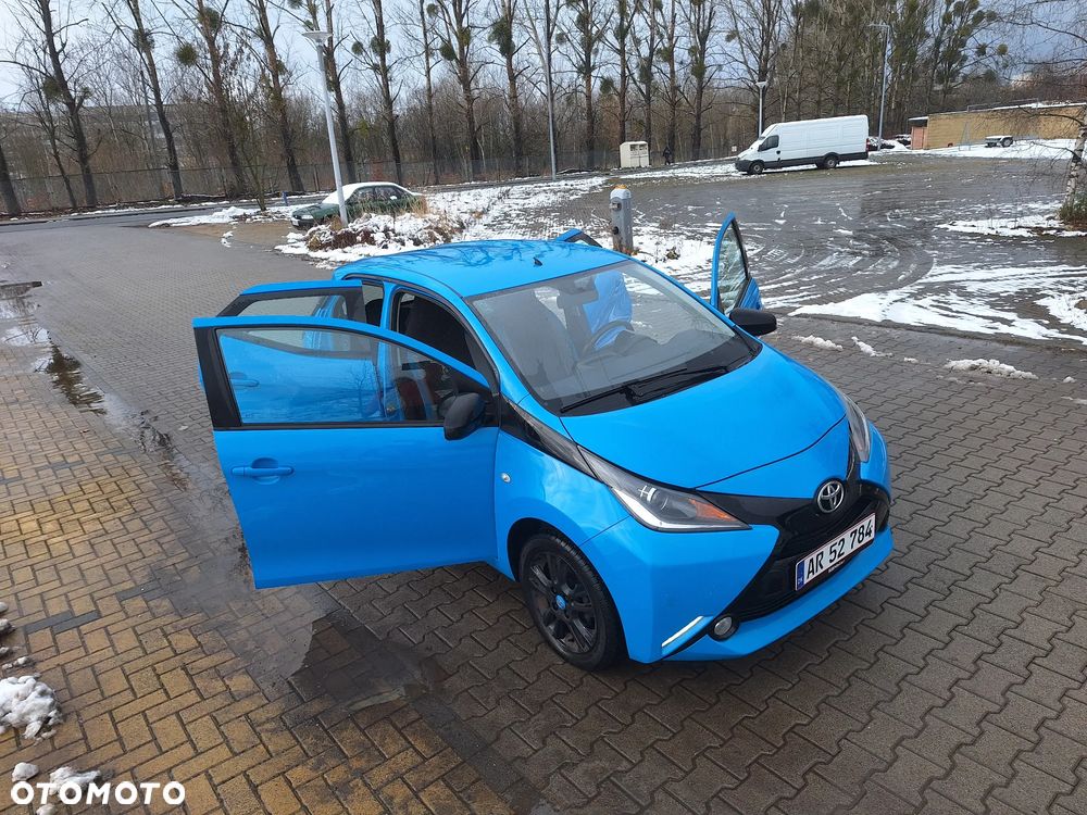 Toyota Aygo x-trend - 15