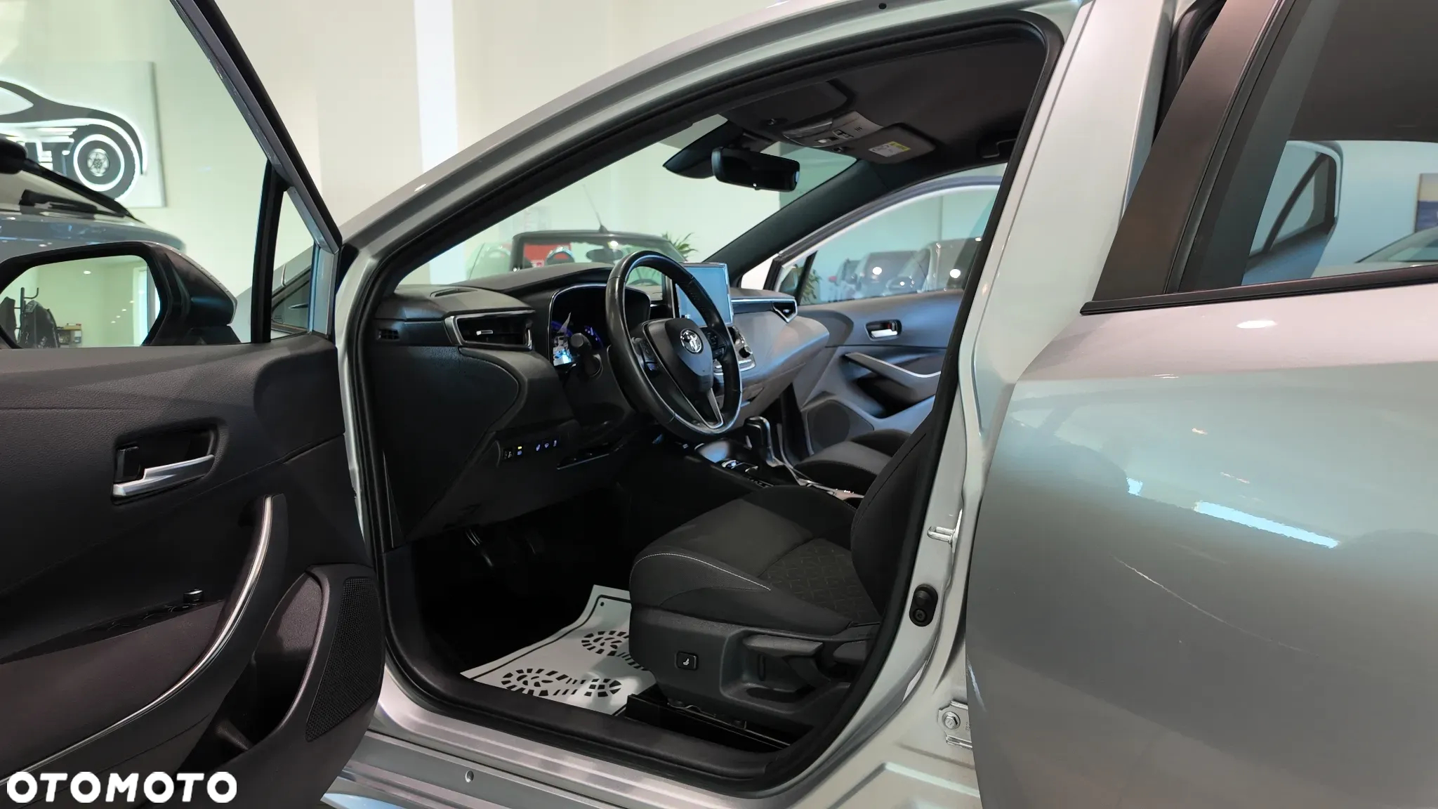 Toyota Corolla 1.8 Hybrid Active - 23