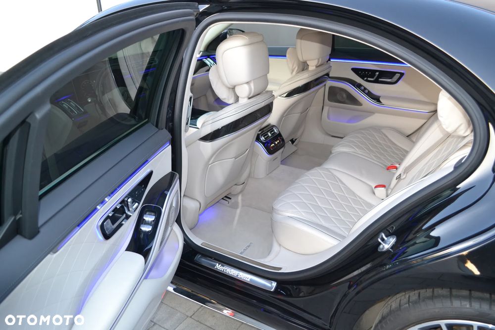 Mercedes-Benz Klasa S 500 4-Matic L 9G-TRONIC - 12