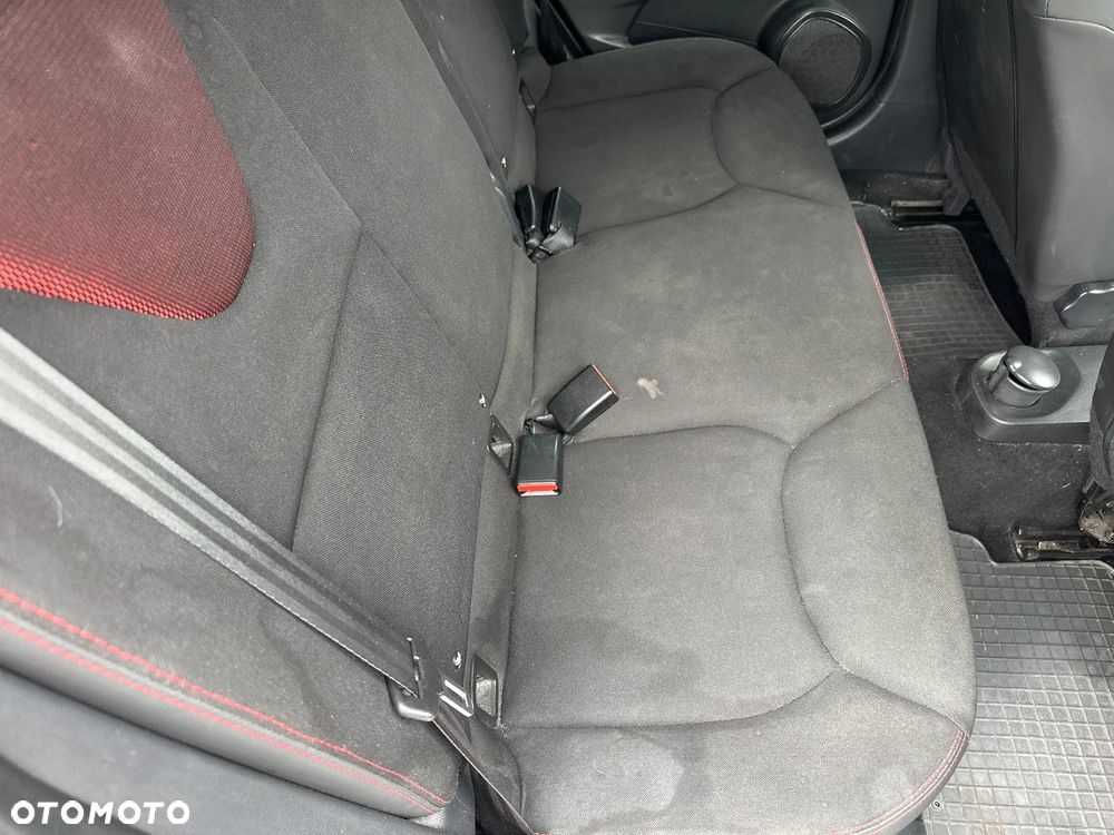 Renault Clio 1.2 16V 75 LIMITED - 26