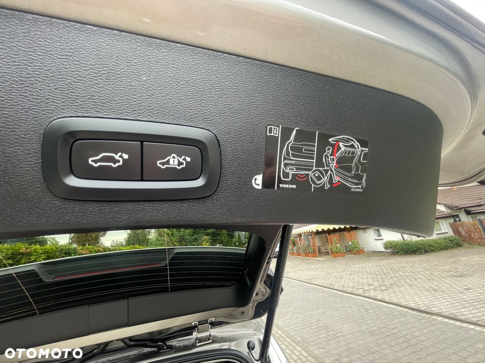 Volvo XC 40 D3 Momentum Pro - 25