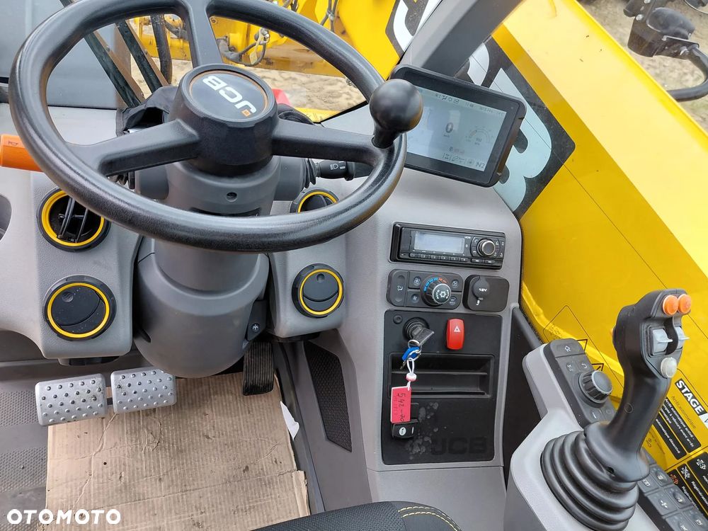 JCB 542-70 Agri Xtra - 10