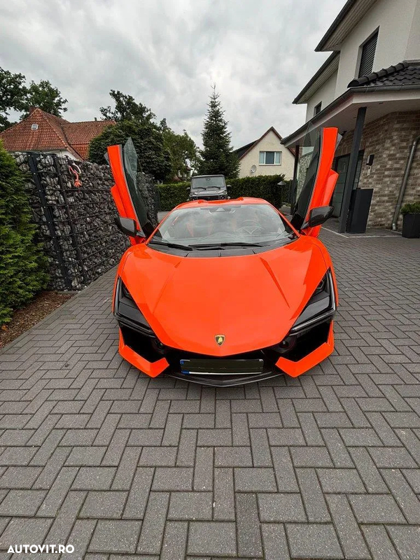 Lamborghini Revuelto